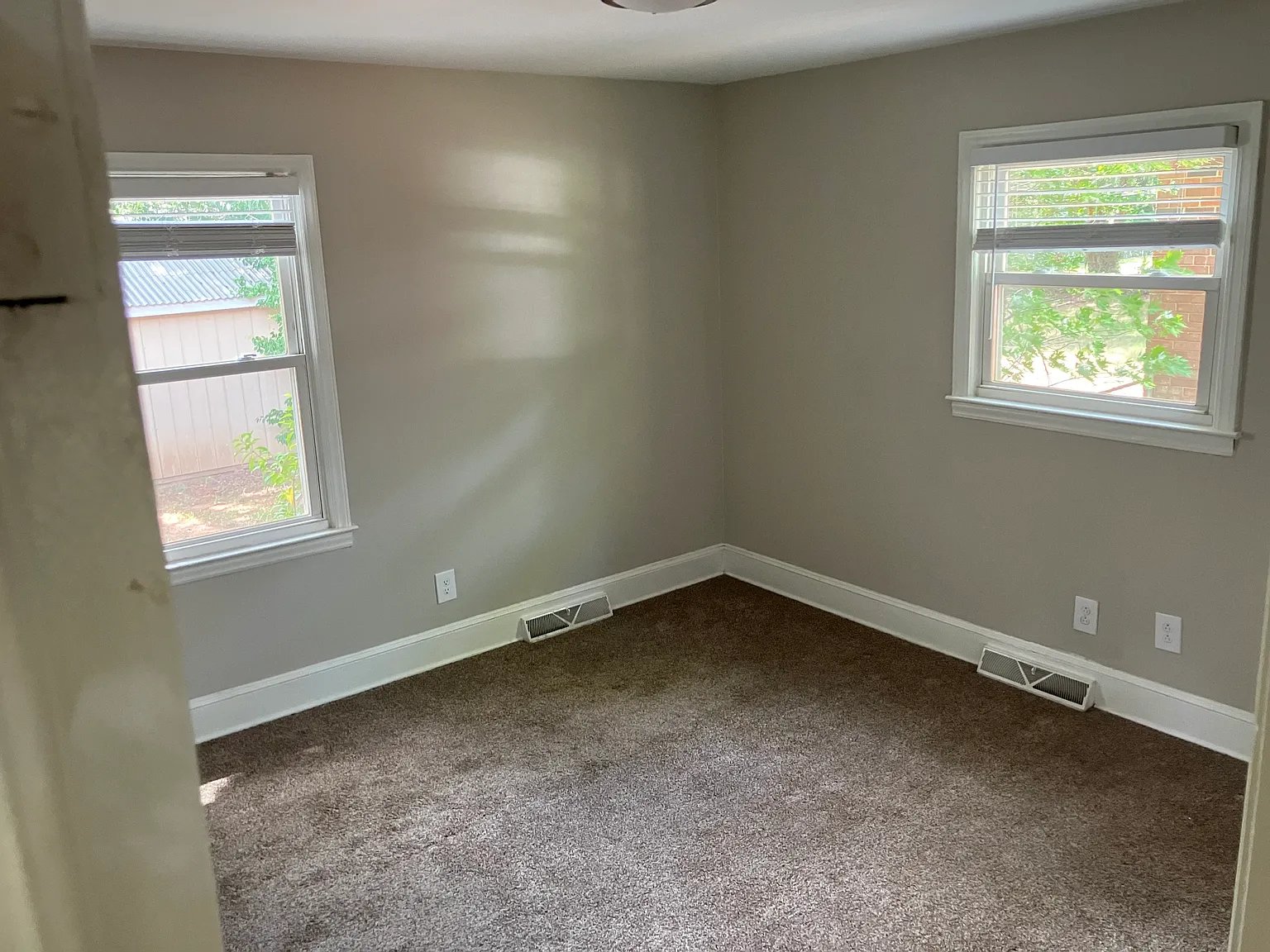 3 bed, 1071 sqft, $1,000 — Photo 2