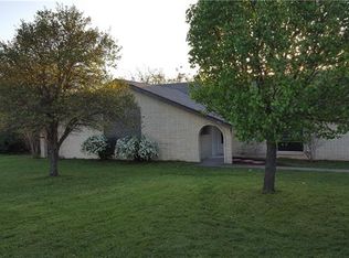 140 Creekview Dr E, Red Oak, TX 75154