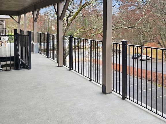 4th image of 3091 Colonial Way APT H4