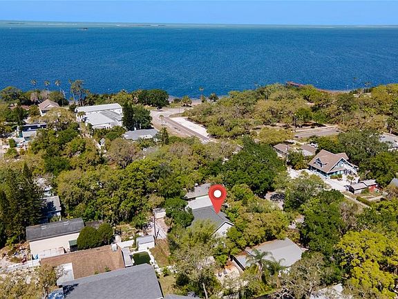 4th image of 515 Crystal Beach Ave