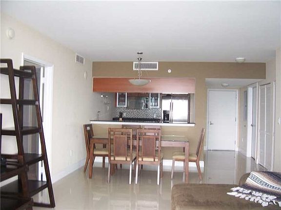3rd image of 1800 N Bayshore Dr APT 2210