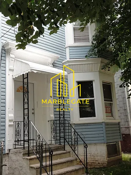 3 bed, 1050 sqft, $2,250 — Photo 1