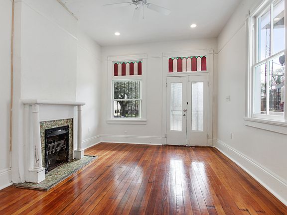 4th image of 3025 Banks St