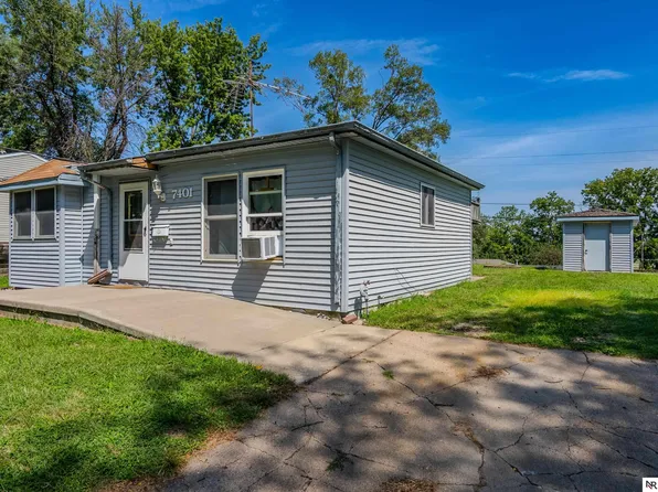 7401 S 70th St, La Vista, NE 68128