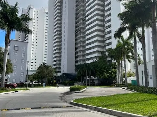 14951 Royal Oaks Lane #808, North Miami, FL 33181