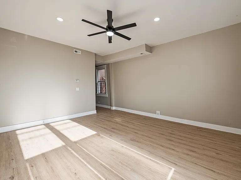 906 S Shelby St — Photo 11