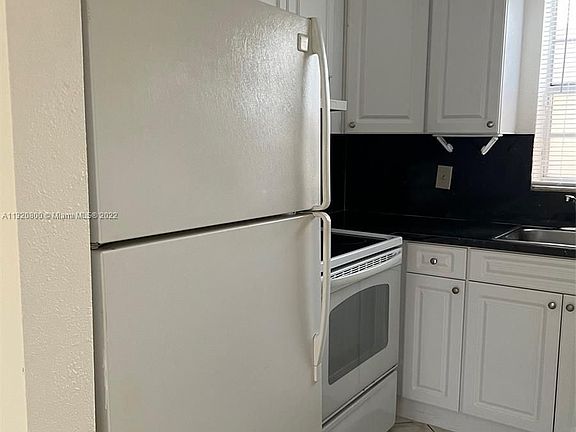 5th image of 4165 SW 67th Ave APT 117B