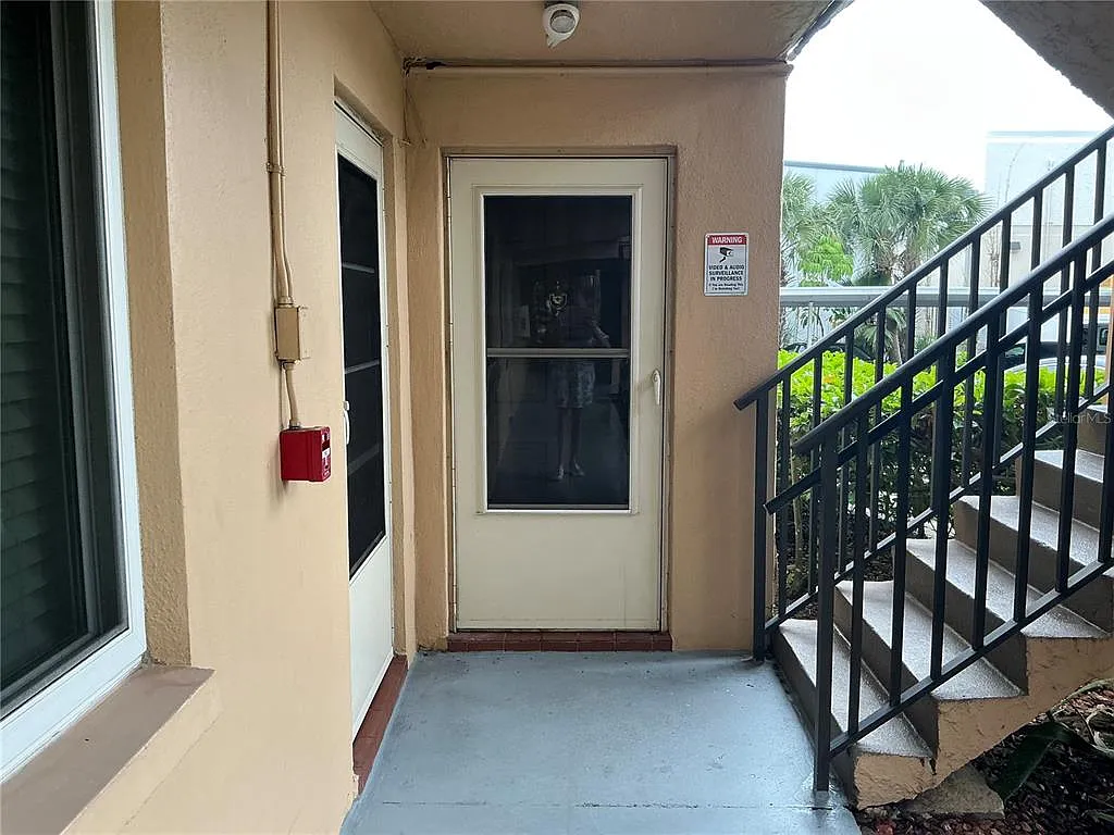 Building Photo - 2525 W Bay Dr #E14