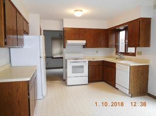 16445 Dane Ct E, Brookfield, WI 53005