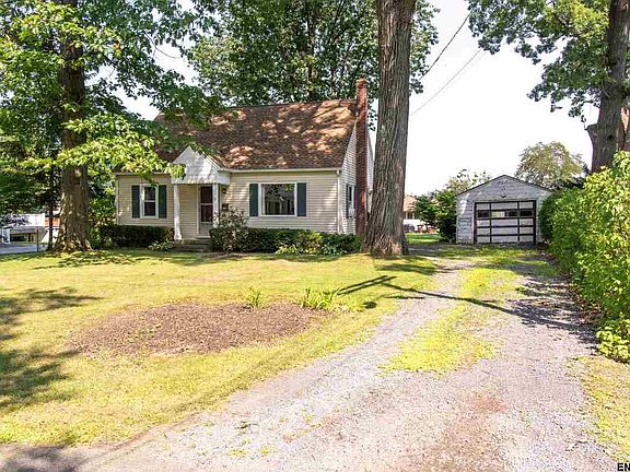 2nd image of 62 Woodlawn Dr