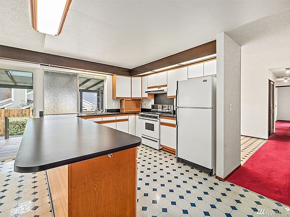 3rd image of 7626 97th Ave SW