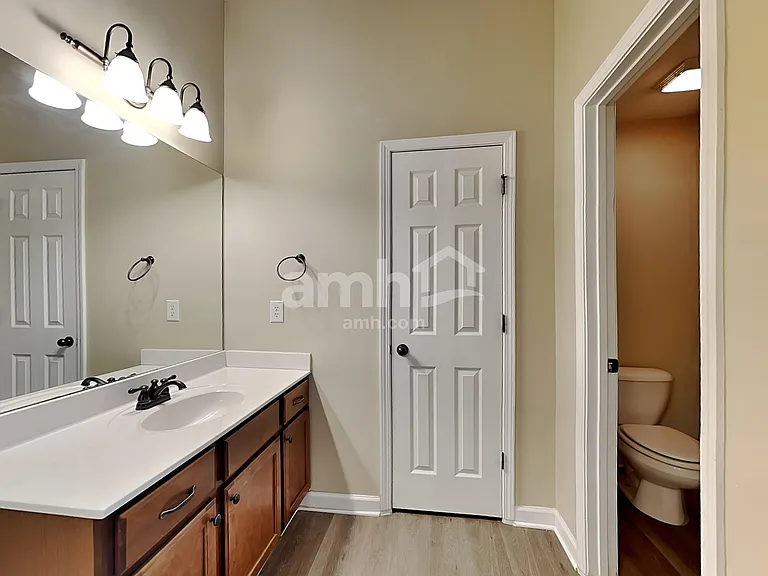 556 Crestmont Ln — Photo 22