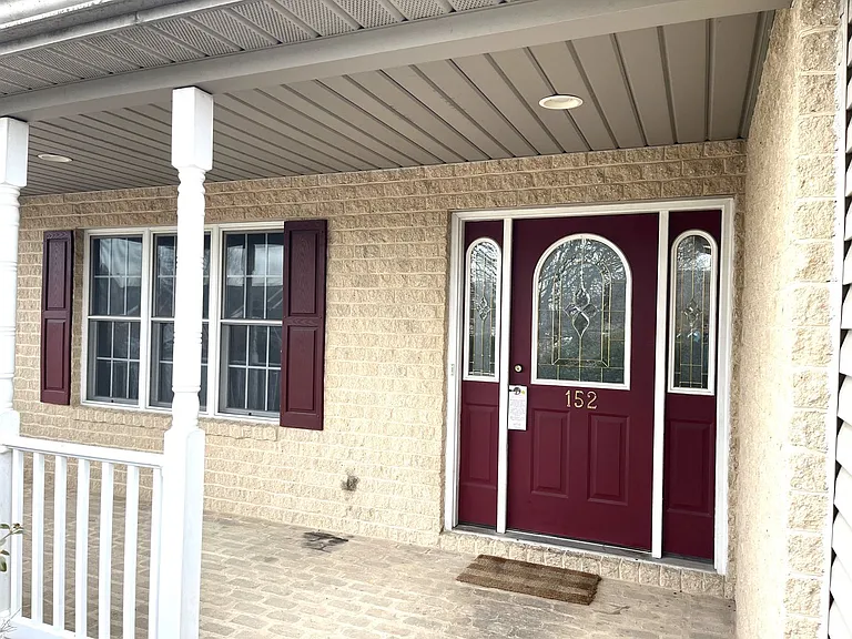 152 Lantern Ln — Photo 5
