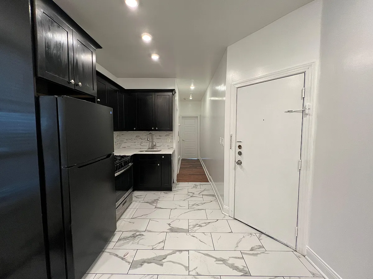 Building Photo - 86-88 Fulton Ave #29E