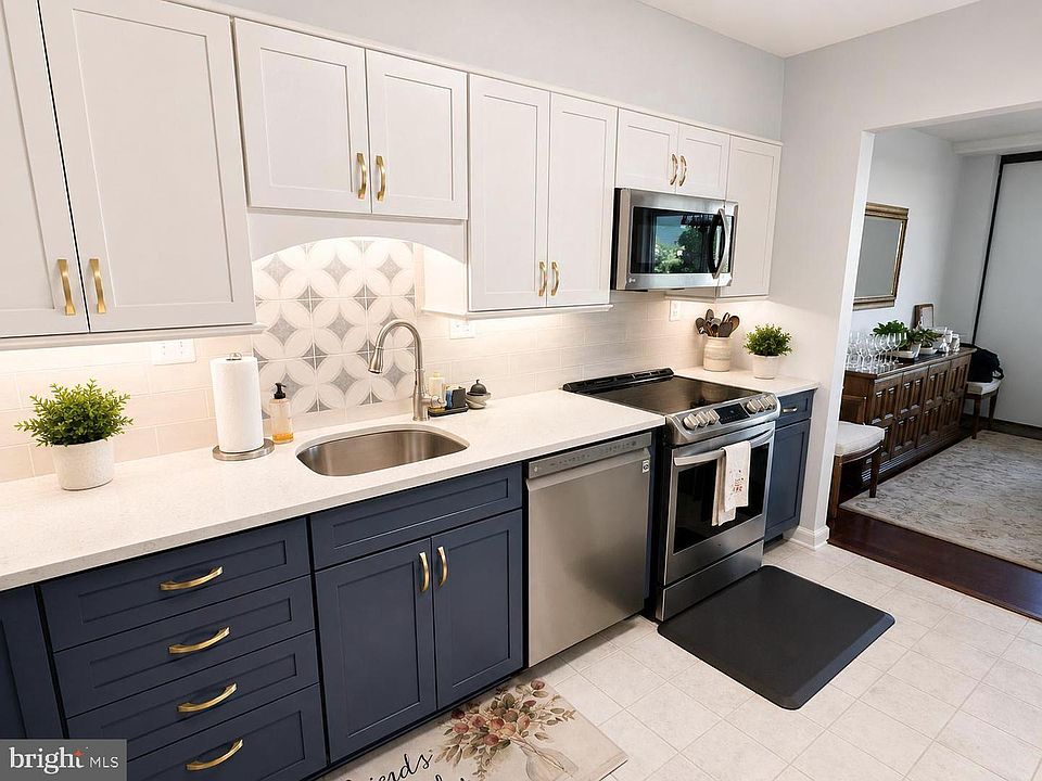 1st image of 5500 Holmes Run Pkwy APT 1406