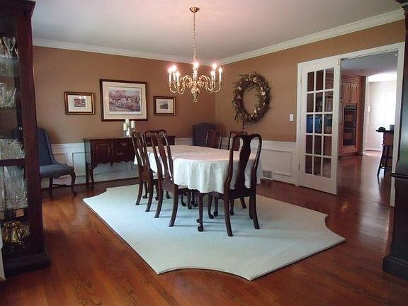 3rd image of 9939 Forestglen Dr