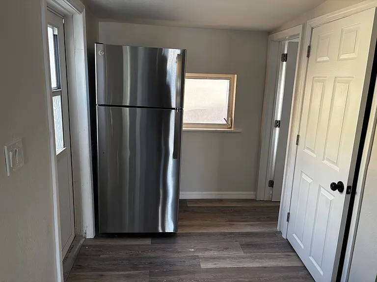 128 Beach Ave #A — Photo 3