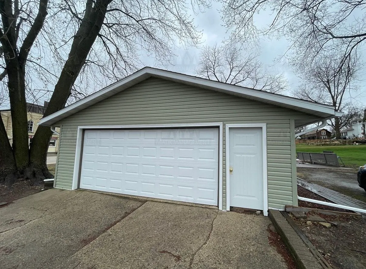 2 bed, $1,538 — Photo 1