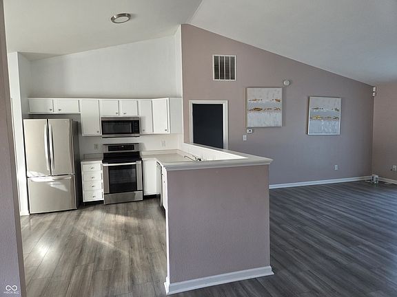 4th image of 2360 Peter Ct