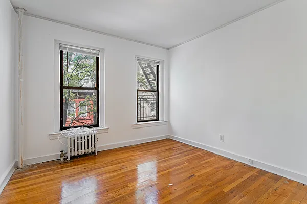 Rented by Bond New York | media 3