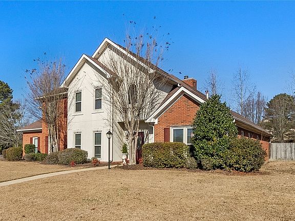 2nd image of 6100 Garden Oaks Dr