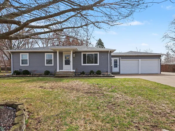 1160 Oakwood Dr, Jenison, MI 49428