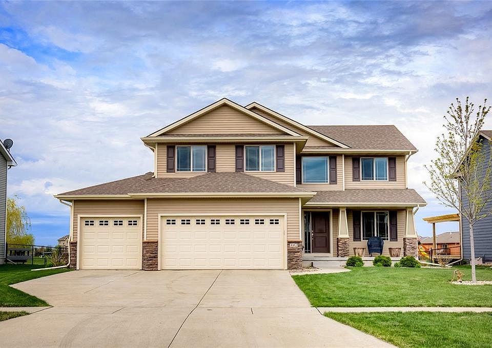 1st image of 302 NW Abbie Dr