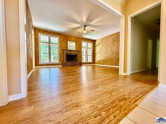 5th image of 3823 Autumn Ridge Rd