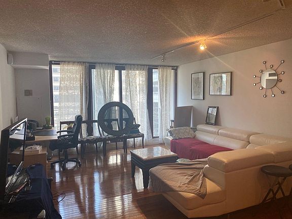 4th image of 200 N Dearborn St Unit 1507