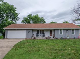 1718 SE 37th St, Topeka, KS 66605