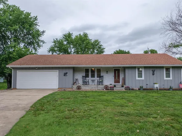 1718 SE 37th St, Topeka, KS 66605