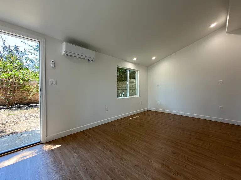 427 S Hidalgo Ave — Photo 5