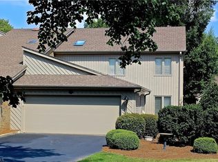 51 Folkstone Dr, Greensboro, NC 27403