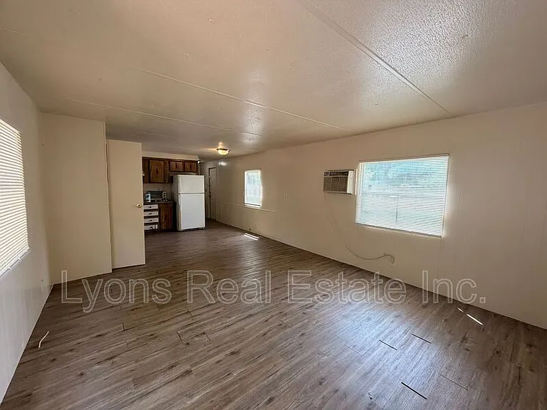 8146 Tolles Dr — Photo 4