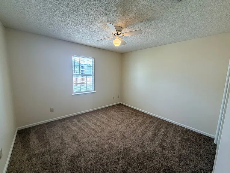 1438 Green St — Photo 14