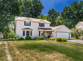 318 Doewood Ln, Rochester, NY 14606