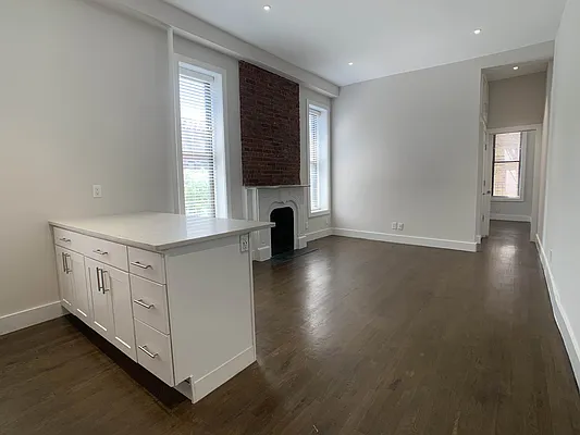 Rented by Tourma Realty LLC | media 21