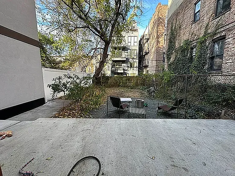 661 Hancock St #1B — Photo 18