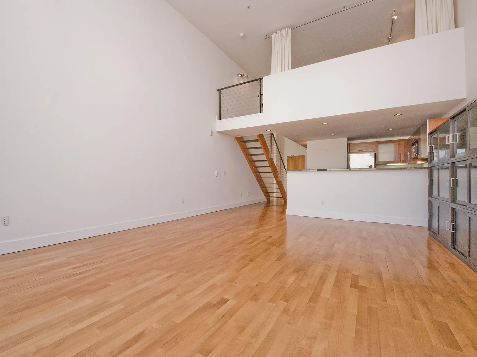 1 bed, 901 sqft, $4,500 — Photo 4