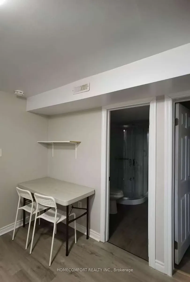 Building Photo - 46 Homedale Dr