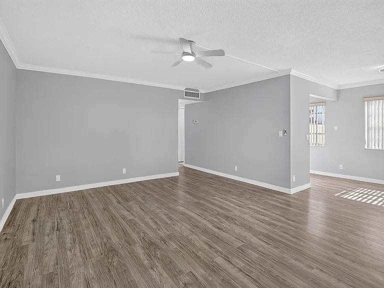68 Normandy Ln #B — Photo 6