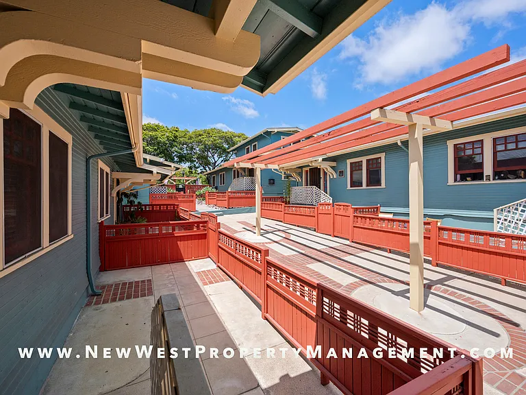 2417 Market St — Photo 9