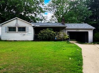 3916 Loma Vista Dr, Youngstown, OH 44511