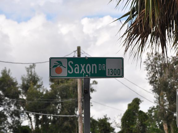 5th image of 1310 Saxon Dr