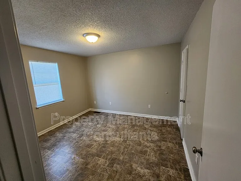 403 Austin Ave #B — Photo 7