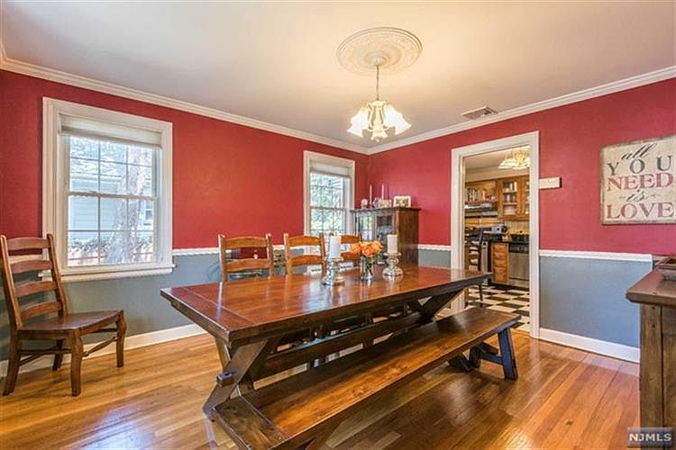 1st image of 3 Mount Pleasant Pl