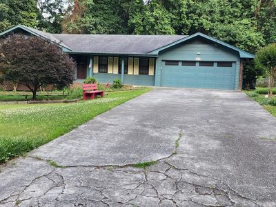 4036 White Oak Ln SW, Lilburn, GA, 30047