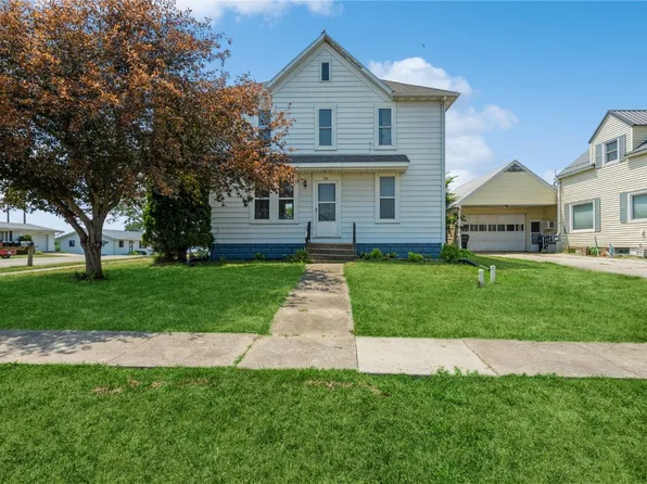 101 5th Ave, Keystone, IA 52249