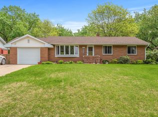 2534 Bittersweet Ln, Saint Paul, MN 55109