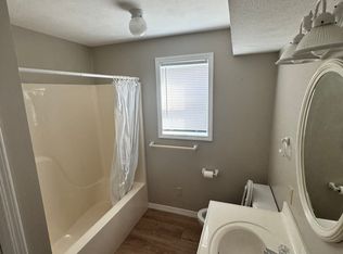 1339 Craig Rd, Walnut Shade, MO 65771